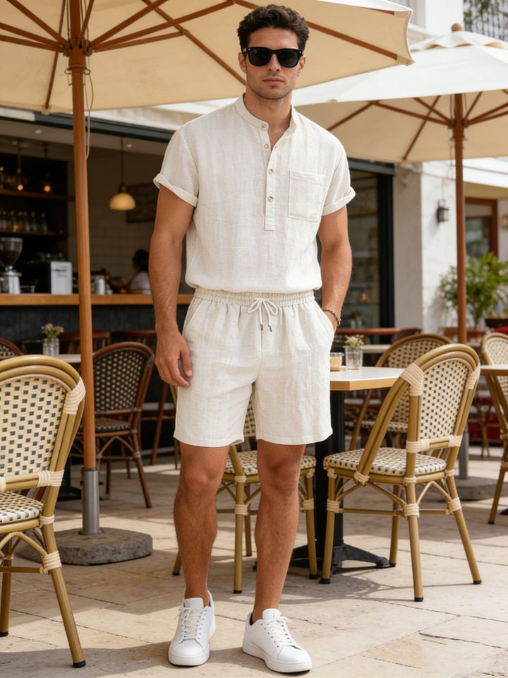 Wygodne szorty męskie z elastyczną talią, część zestawu Henley. Krótki krój, idealne na plażę i letnie aktywności.