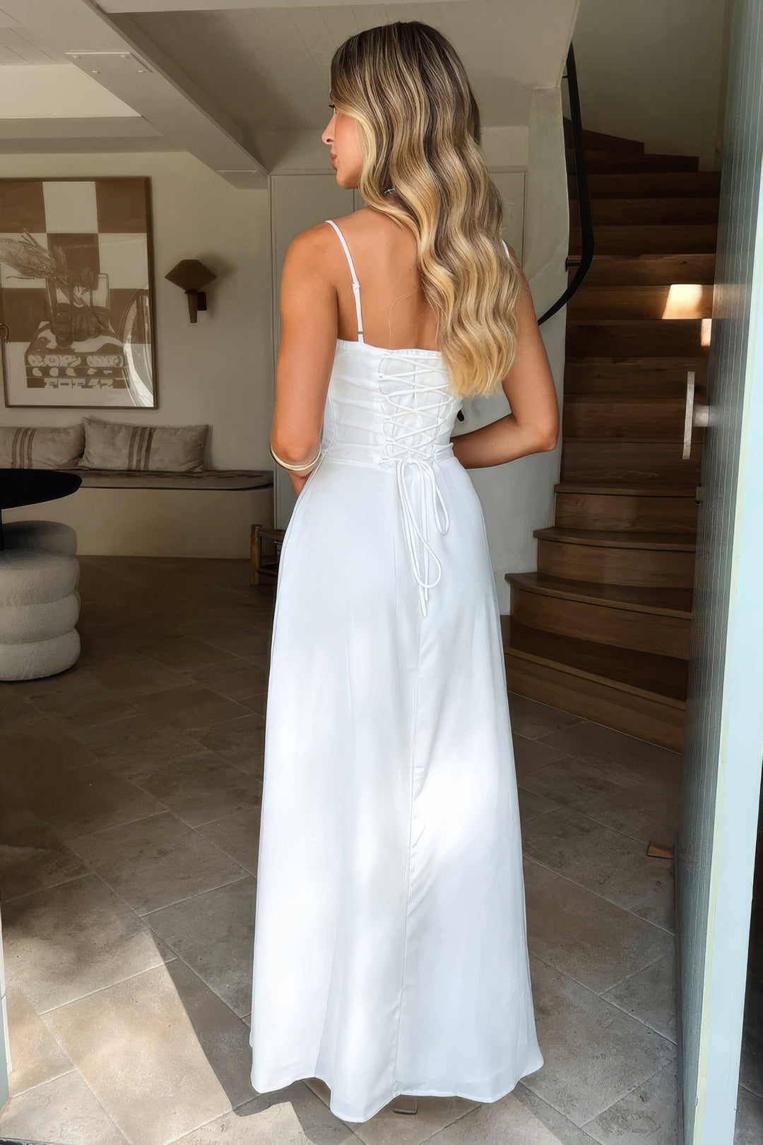 Modna sukienka maxi damska, letnia. Elegancka, zwiewna sukienka na ciepłe dni, styl boho.