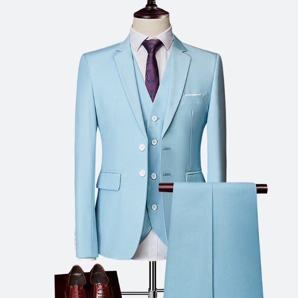 Kompletny męski garnitur trzyczęściowy slim fit. Marynarka, spodnie, kamizelka – styl i elegancja.