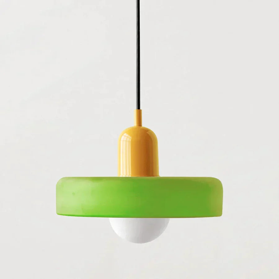 Marmurowa lampa sufitowa, do nowoczesnych i klasycznych wnętrz salonu.