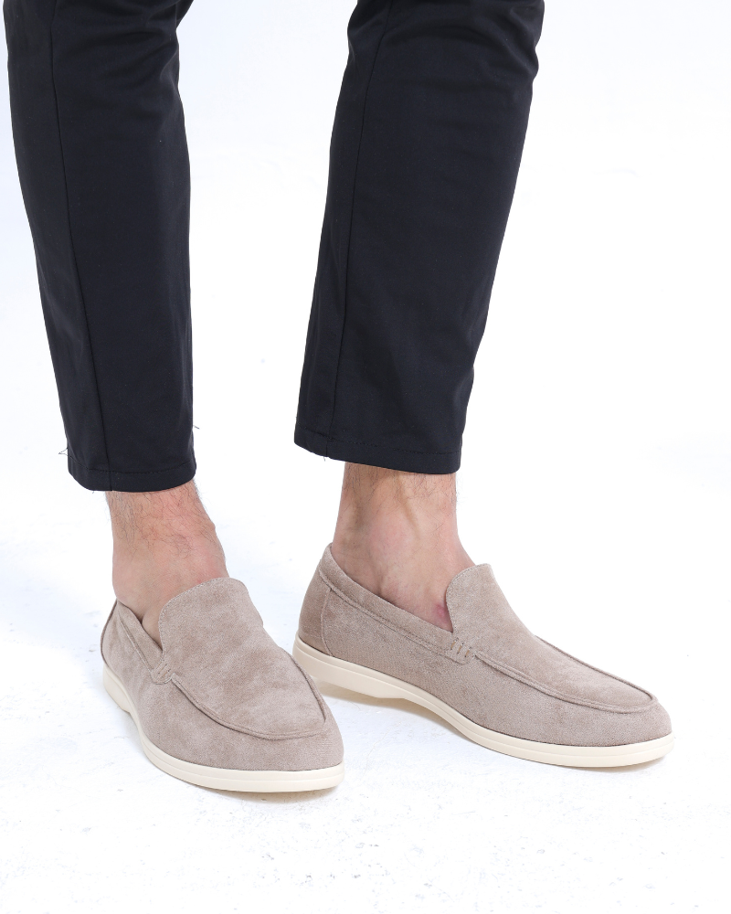Eleganckie brązowe mokasyny męskie, wygodne buty na lato, idealne do smart casual stylizacji.