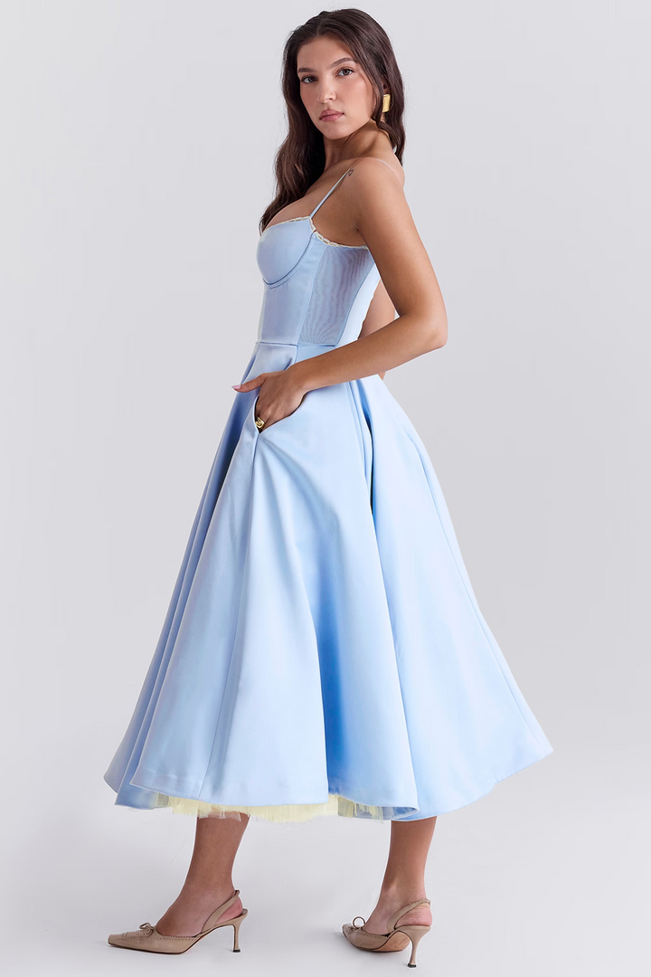 Elegancka sukienka wizytowa midi w kwiaty, z dekoltem sweetheart, na wesele lub inne uroczystości.