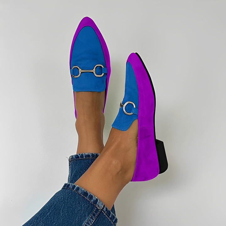 Eleganckie kolorowe mokasyny damskie z ostrym czubkiem. Stylowe obuwie damskie do letnich stylizacji.