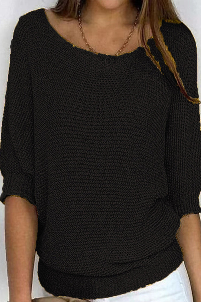 Elegancki sweter damski Mira o swobodnym kroju. Szerokie rękawy nietoperzowe dodają szyku i komfortu.