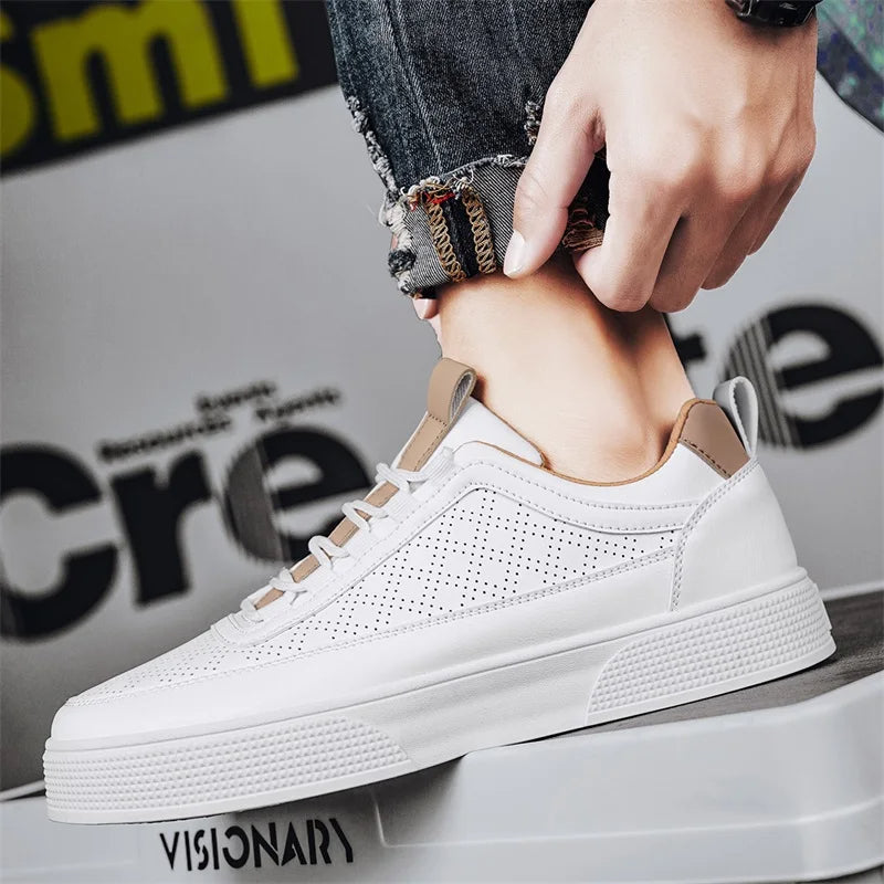 Nowe męskie skórzane sneakersy casual w kolorze białym i khaki. Komfortowe, eleganckie buty do miejskich stylizacji.