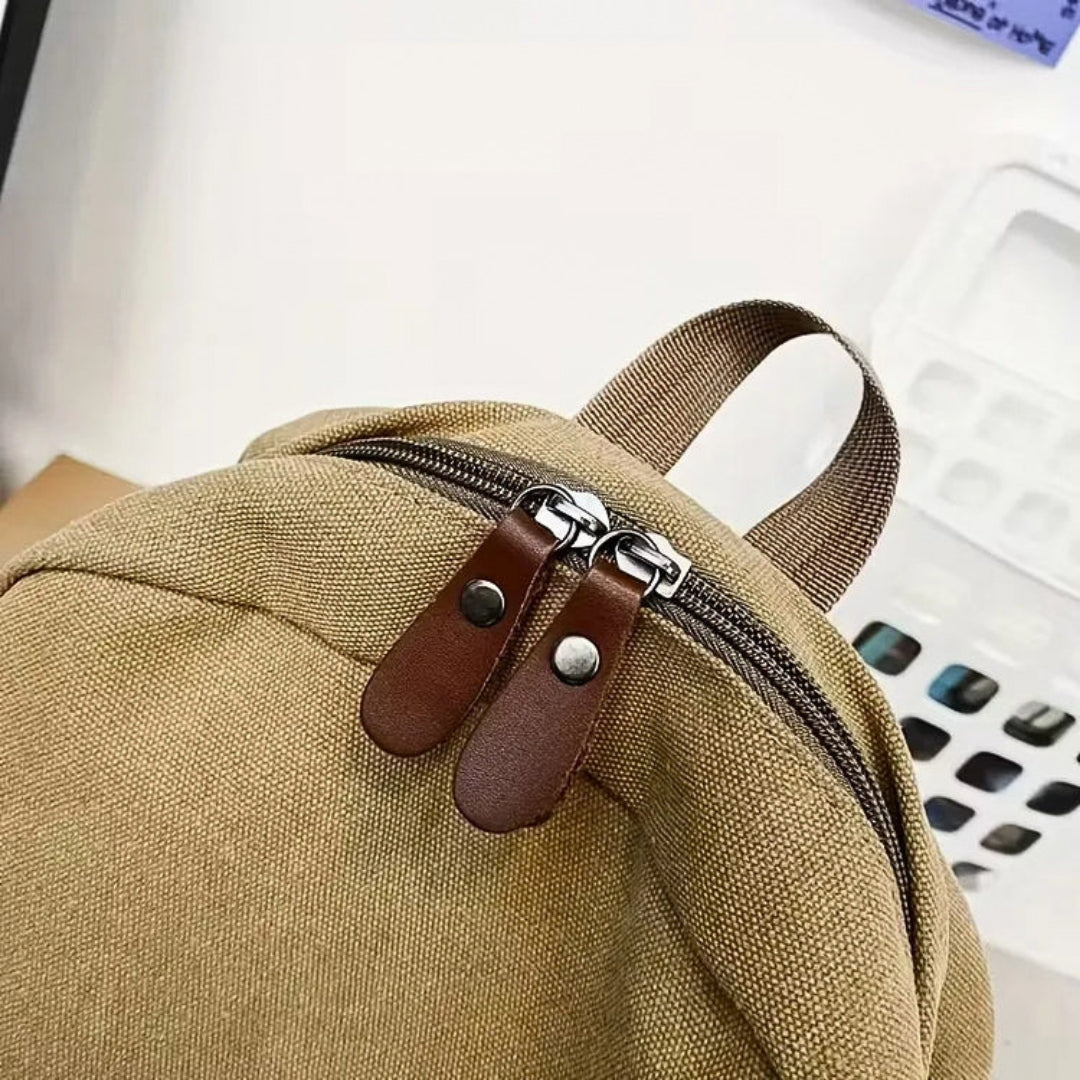 Solidny uniwersalny plecak na laptopa, idealny do miejskiego użytkowania na co dzień.