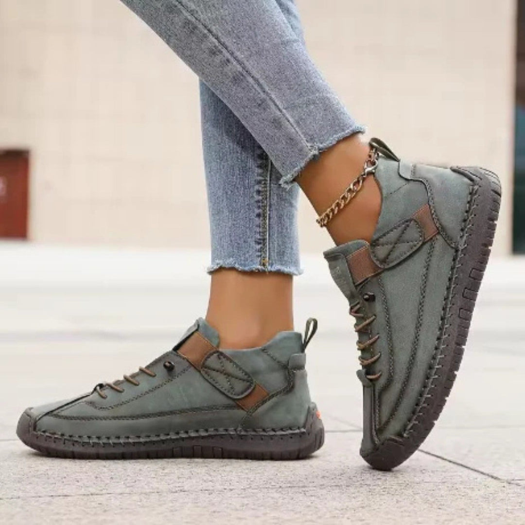 Szare ortopedyczne buty damskie, z elastycznymi sznurówkami, łatwe do zakładania.