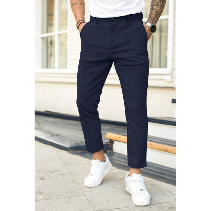 Wizytowe spodnie slim-fit dla mężczyzn. Nowoczesna moda męska, idealne na formalne wyjścia i do biura.