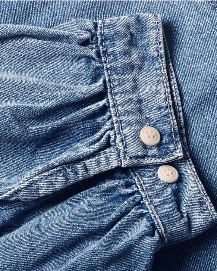 Uniwersalna damska koszula jeansowa z bufiastymi rękawami. Must-have w miejskim stylu, idealna na lato.