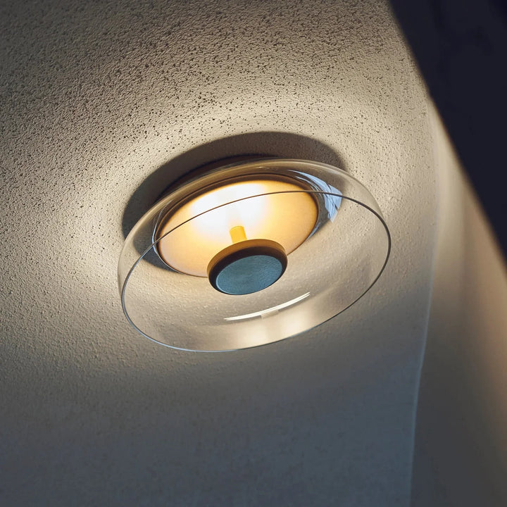 Lampa sufitowa LED szklana. Plafon do przedpokoju z dymnym szkłem, nowoczesne oświetlenie wewnętrzne.