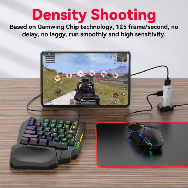 Detal klawiatury gamingowej Zyvorn RGB z podświetleniem LED i ergonomiczna mysz dla graczy.