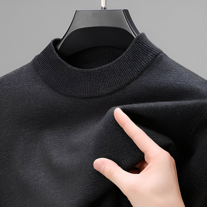 Komfortowy męski sweter pulower, idealny na wypoczynek. Miękki sweter casual z długim rękawem, moda męska.
