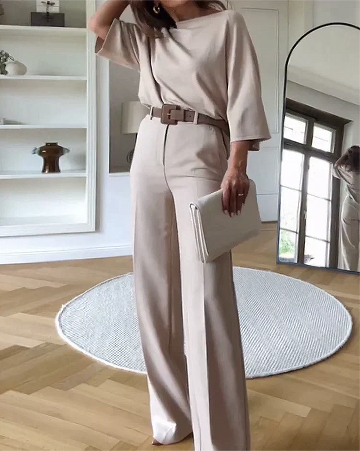 Modny beżowy zestaw dwuczęściowy damski. Elegancki i wygodny komplet na wiosnę, lato i jesień. Stylowa moda casual.