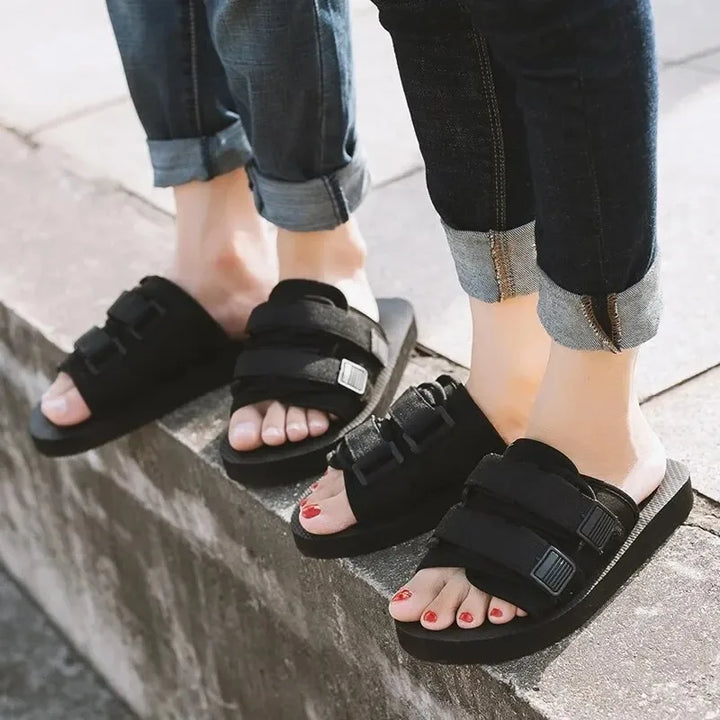 Unisex sandały płócienne czarne z regulowanym zapięciem na rzep. Komfortowe buty letnie na co dzień.