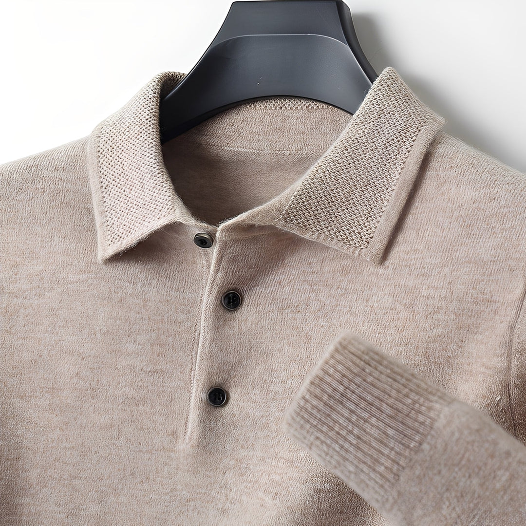 Stylowy męski sweter polo, zapewniający komfort i elegancję. Doskonały do jesienno-zimowych stylizacji.