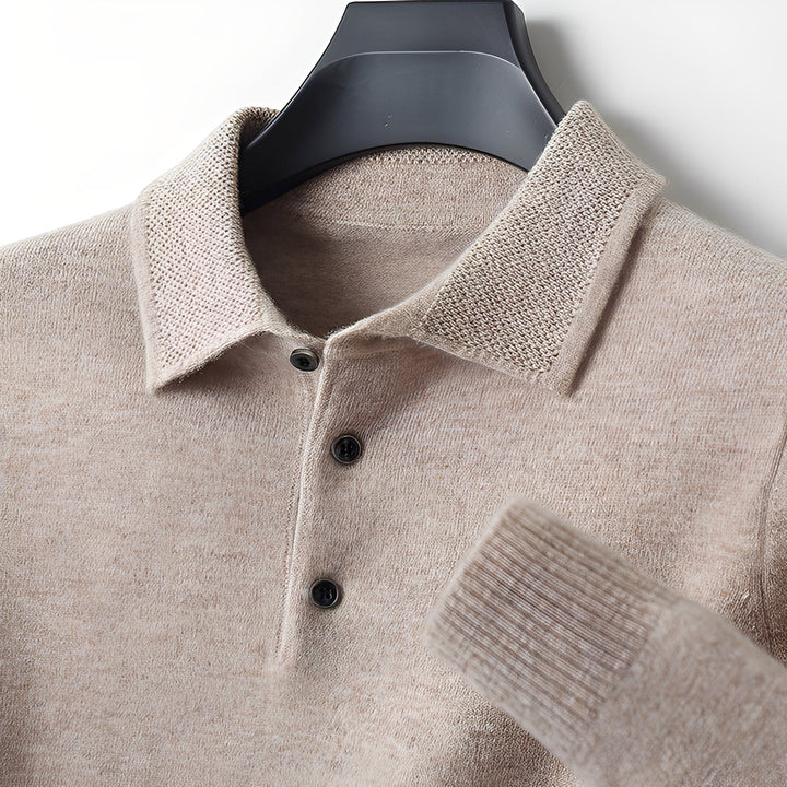Stylowy męski sweter polo, zapewniający komfort i elegancję. Doskonały do jesienno-zimowych stylizacji.