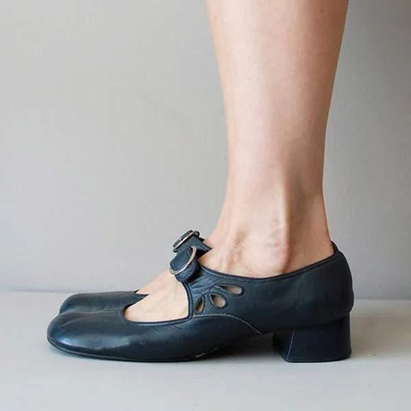 Stylowe damskie buty na niskim obcasie, zapewniające komfort. Eleganckie obuwie biurowe i codzienne dla kobiet.