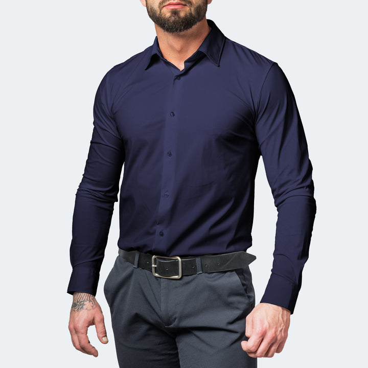 Niebieska męska koszula stretch, oddychająca i bez prasowania. Elegancki wybór na każdą okazję.
