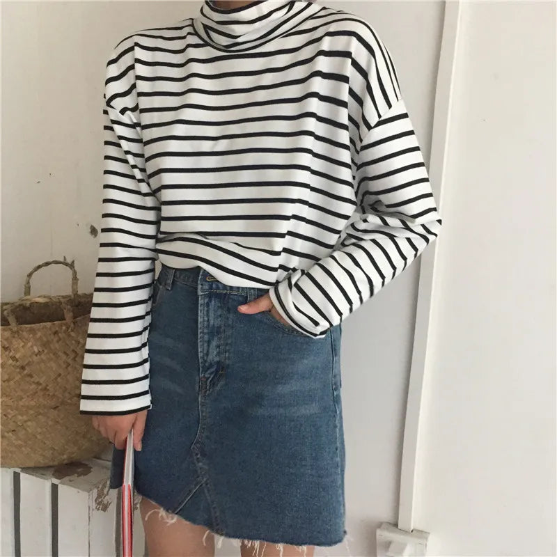 Wygodna damska bluzka w paski z golfem. Luźny krój, idealna na co dzień, styl Harajuku.