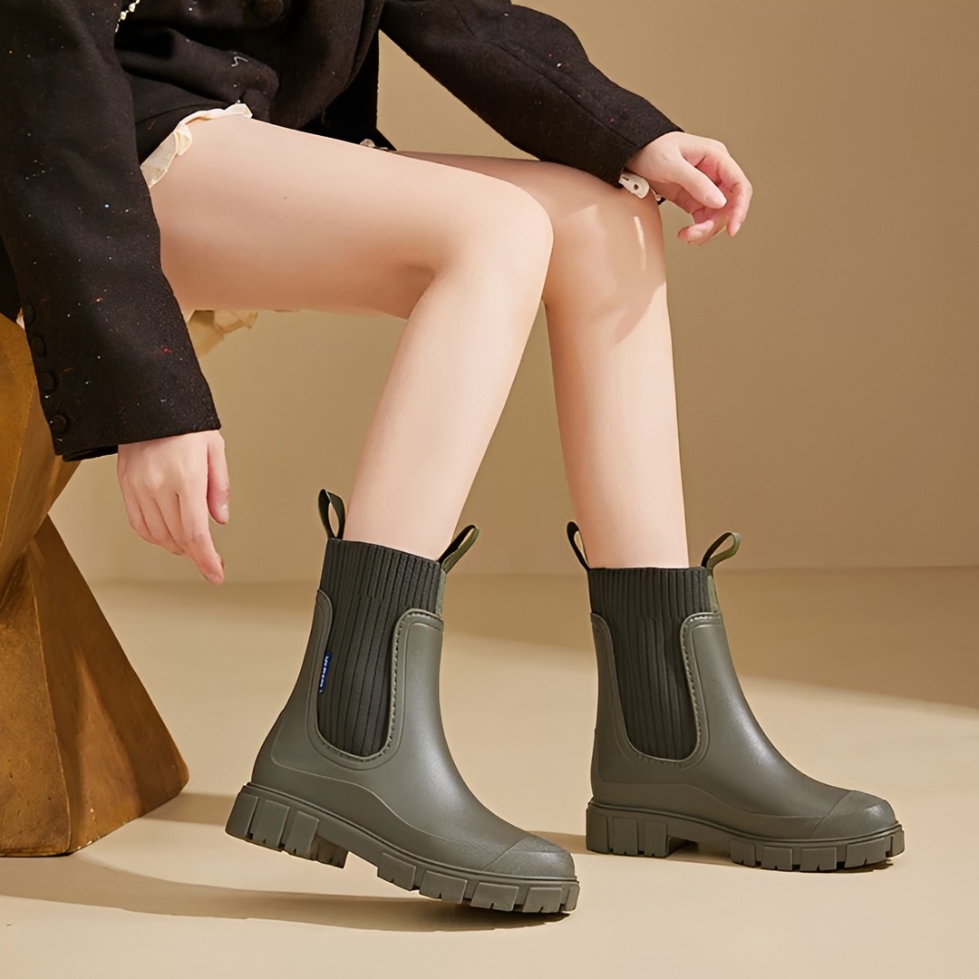 Modne damskie kalosze. Stylowe buty deszczowe, komfortowe do noszenia jesienią i zimą.