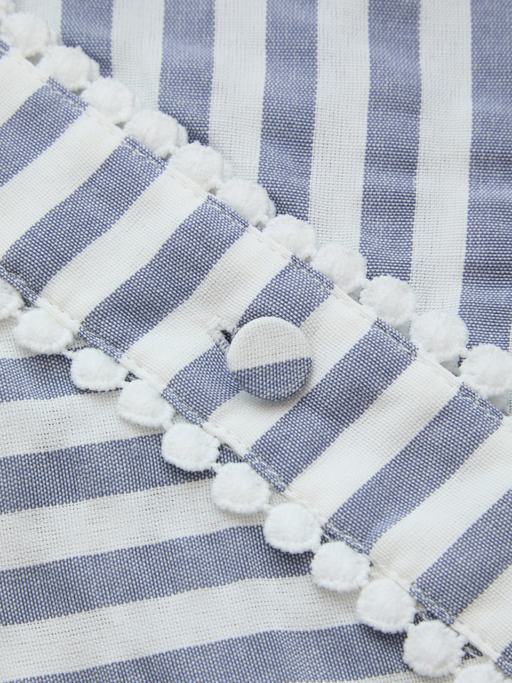 Wygodna sukienka midi damska na lato. Przewiewny materiał, paski i elegancki dekolt halter.