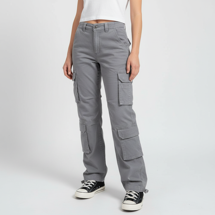 Damskie spodnie cargo Mila z funkcjonalnymi kieszeniami. Praktyczne i stylowe. Must-have w modzie damskiej.