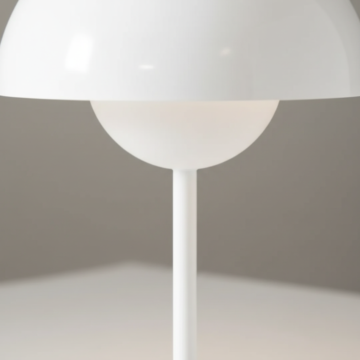 Wielofunkcyjna lampka dotykowa LED MoodSphere, zapewniająca nastrój i jasne oświetlenie w domu.