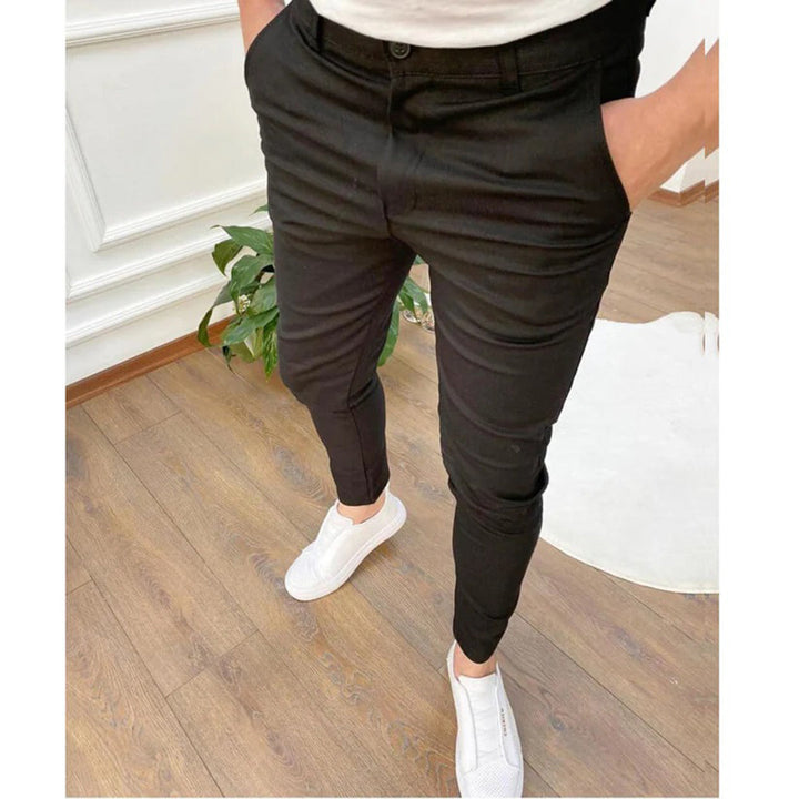 Męskie spodnie slim fit, bawełniane, eleganckie i komfortowe na wiosnę. Idealne do pracy lub na co dzień.