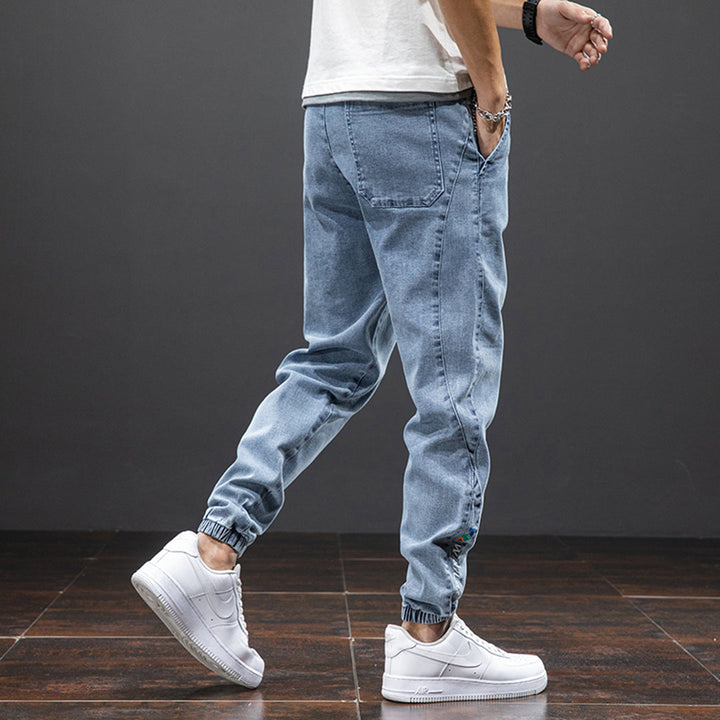 Komfortowe męskie joggery dresowe. Bawełniane spodnie na wiosnę, do casualowych stylizacji.