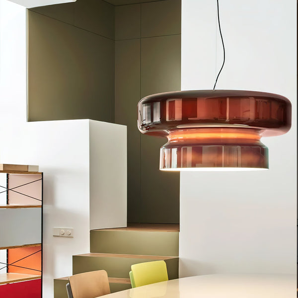 Elegancka lampa wisząca czarna ze szkła. Nowoczesne oświetlenie sufitowe do salonu, design.