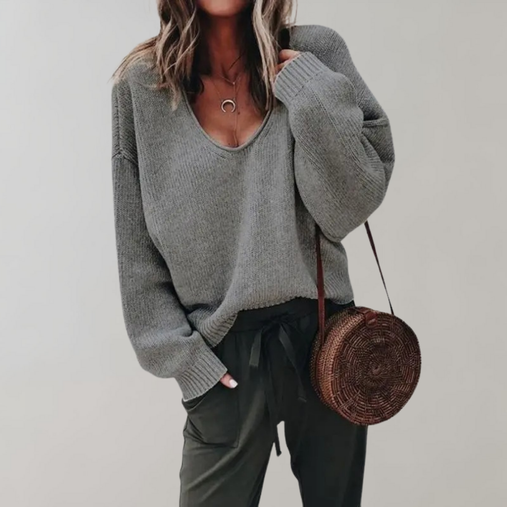 Modny sweter damski Lena na jesień i wiosnę, lekki i stylowy, doskonale uzupełni stylizację.