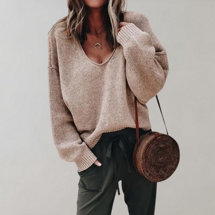 Miękki, dzianinowy sweter damski Lena, komfortowy i elegancki, idealny na chłodne dni.