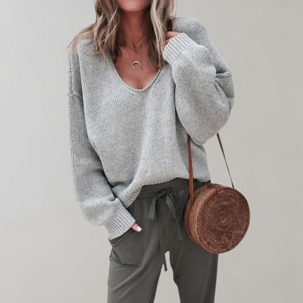 Sweter damski Lena – uniwersalny, modny i wygodny, pasuje do wielu stylizacji.