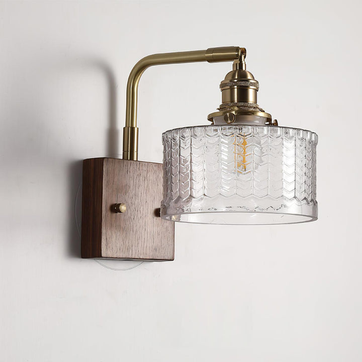 Domowa lampa ścienna, zielone światło. Przytulna dekoracja, design z drewna i szkła. Idealna do sypialni.