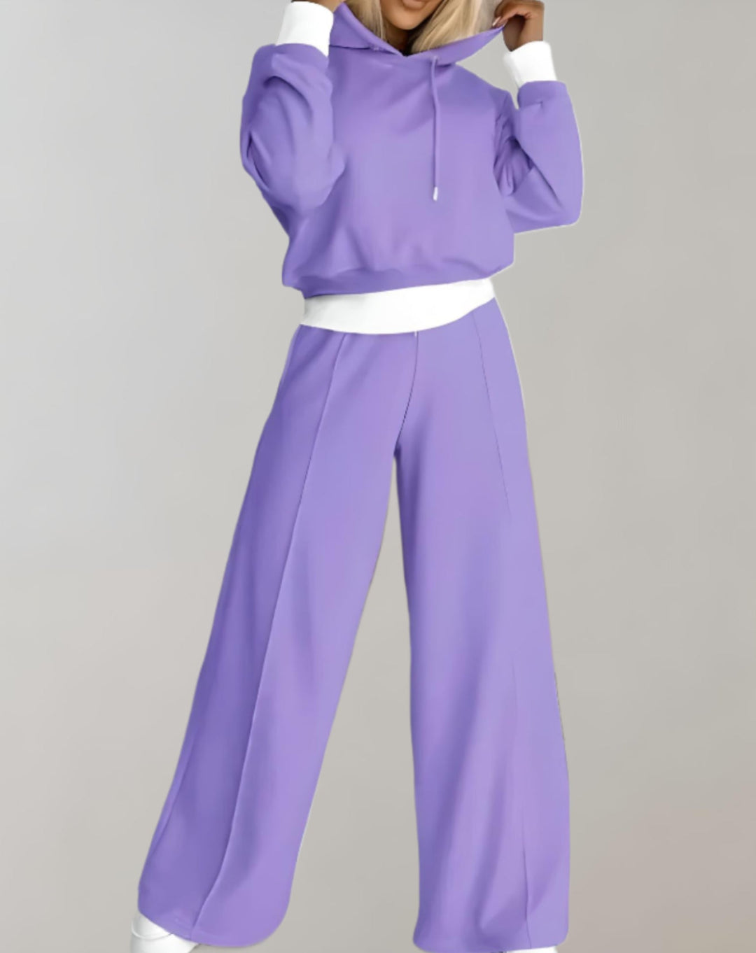 Komplet damski Nina: bluza oversize z kapturem i szerokie spodnie. Modny, komfortowy dres w miejskim stylu.