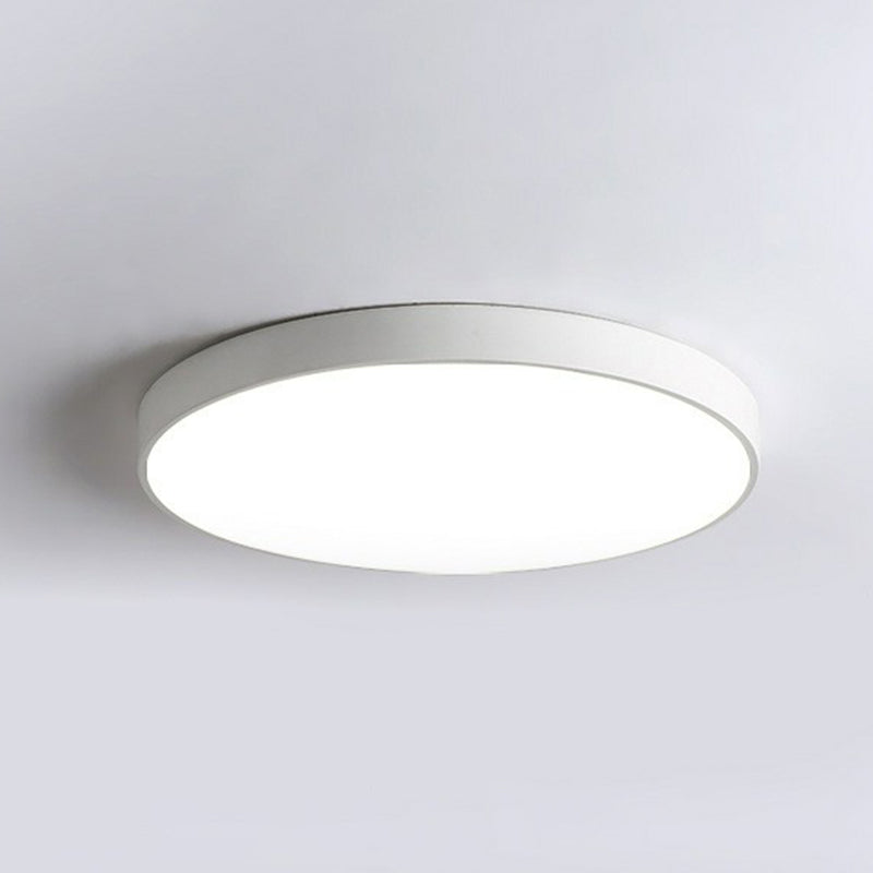 Okrągła lampa LED sufitowa do sypialni. Energooszczędne i smukłe oświetlenie wnętrz do nowoczesnych domów.