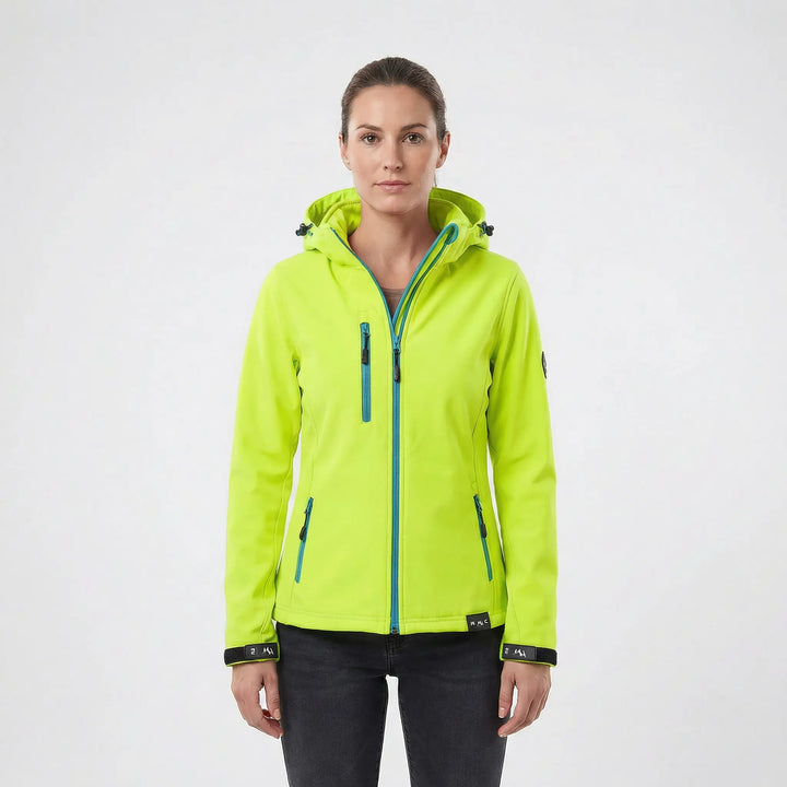 Damska kurtka softshell Maxima z kapturem, stylowa i funkcjonalna. Wytrzymała odzież outdoorowa na każdą przygodę.