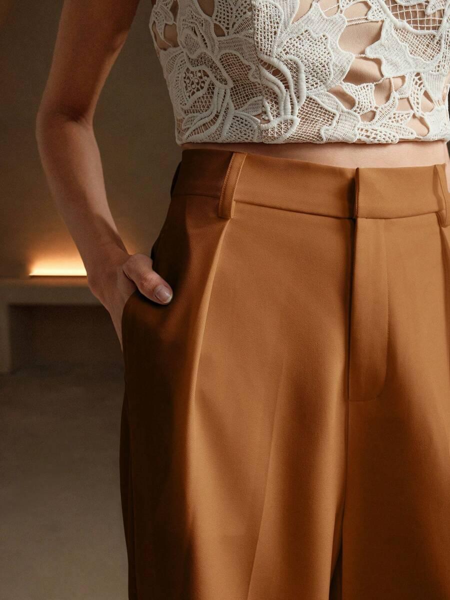 Całoroczne spodnie damskie. Wysoki stan, szerokie nogawki. Eleganckie, modne, do pracy.