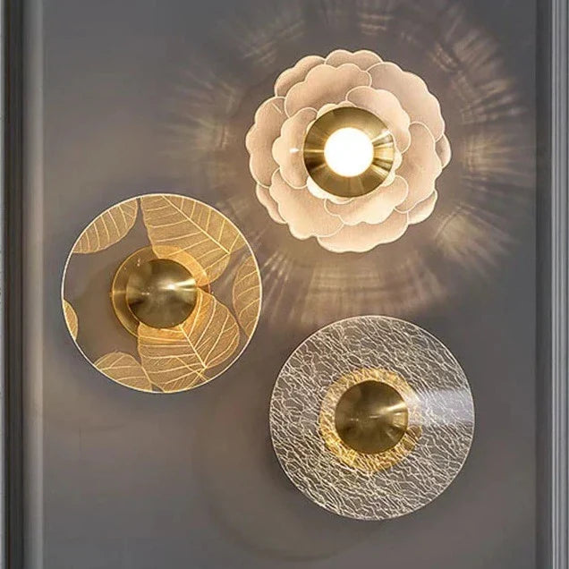Lampa LED ścienna Silvane, dekoracyjne oświetlenie do sypialni, nowoczesne, tworzy przytulny klimat.