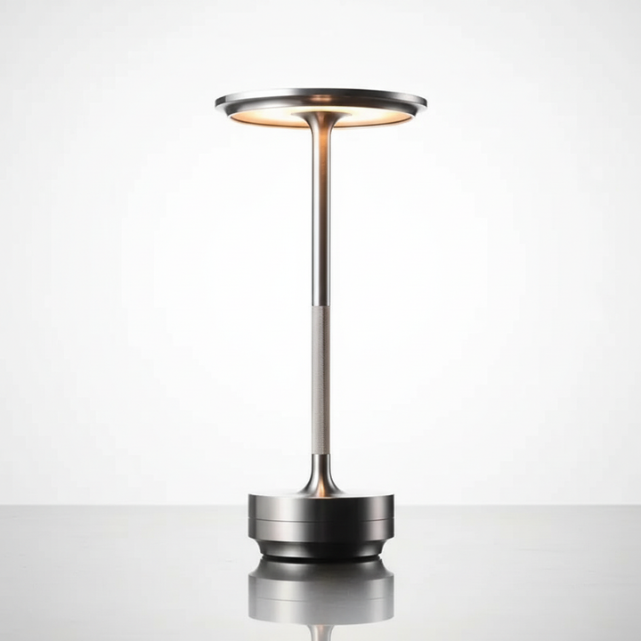 Bezprzewodowa lampka stołowa Aurabright. Designerska, ściemniana LED do stworzenia nastrojowego oświetlenia wnętrz.