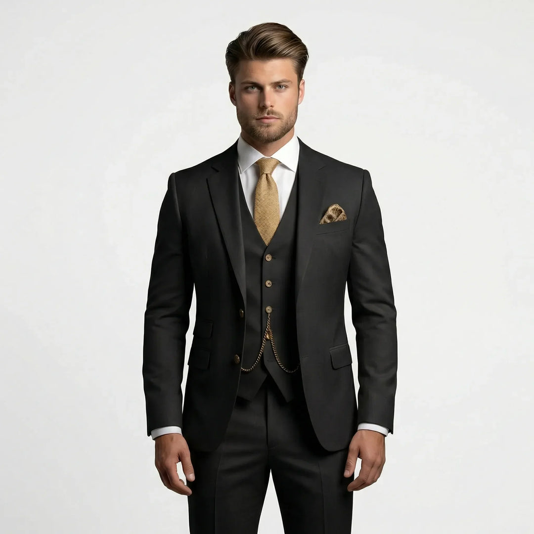 Szczegółowy widok na elegancki męski garnitur trzyczęściowy slim fit Yannick, gotowy na uroczystości.