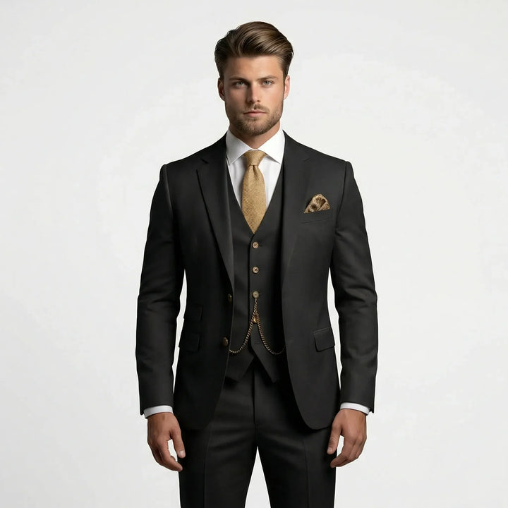 Szczegółowy widok na elegancki męski garnitur trzyczęściowy slim fit Yannick, gotowy na uroczystości.