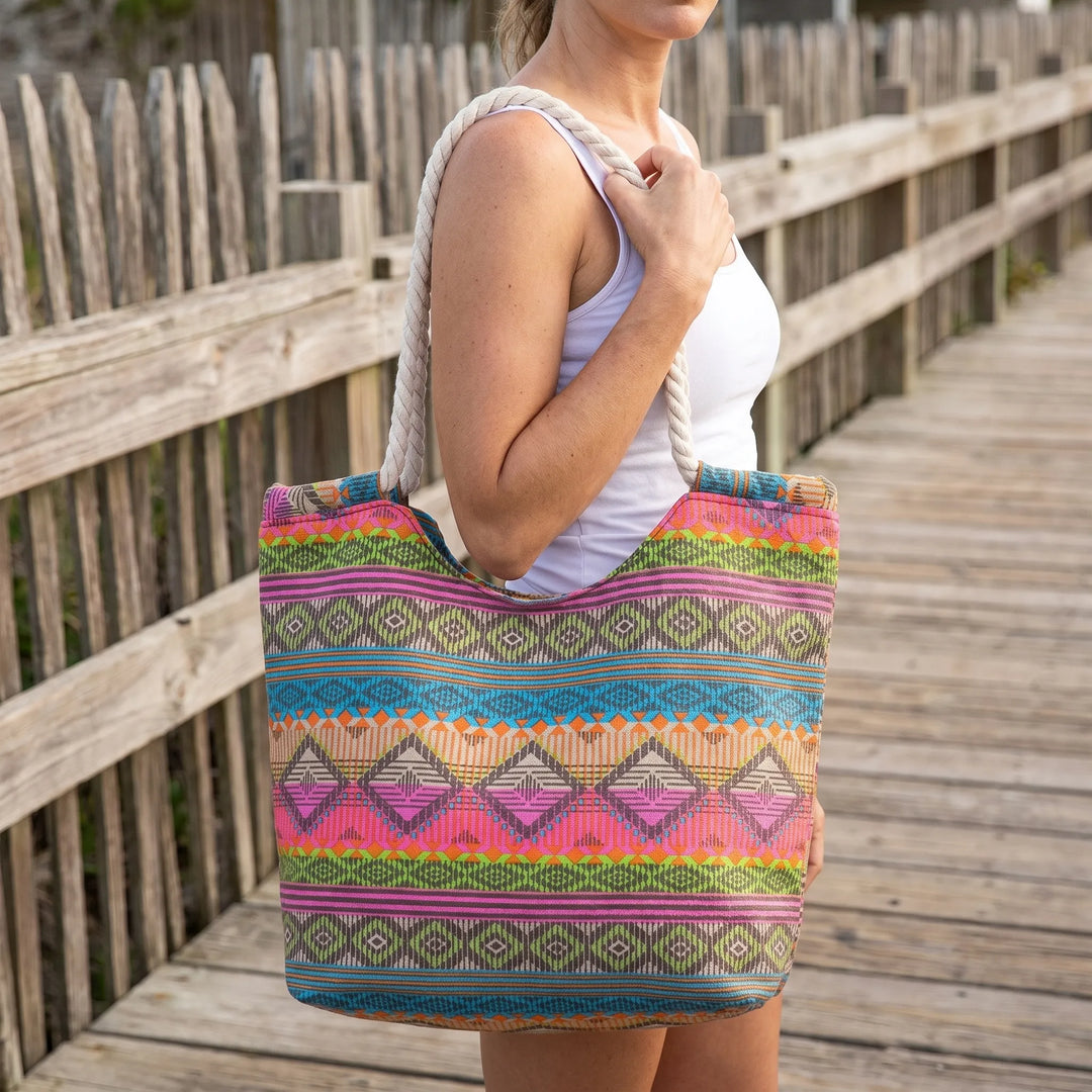 Damska torba plażowa tote bag z modnym niebieskim geometrycznym wzorem. Duża, idealna na lato i wakacje.