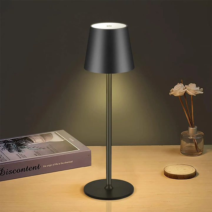 Lampa stołowa LED bezprzewodowa, wodoodporna. Elegancka lampa akumulatorowa do salonu lub na taras.