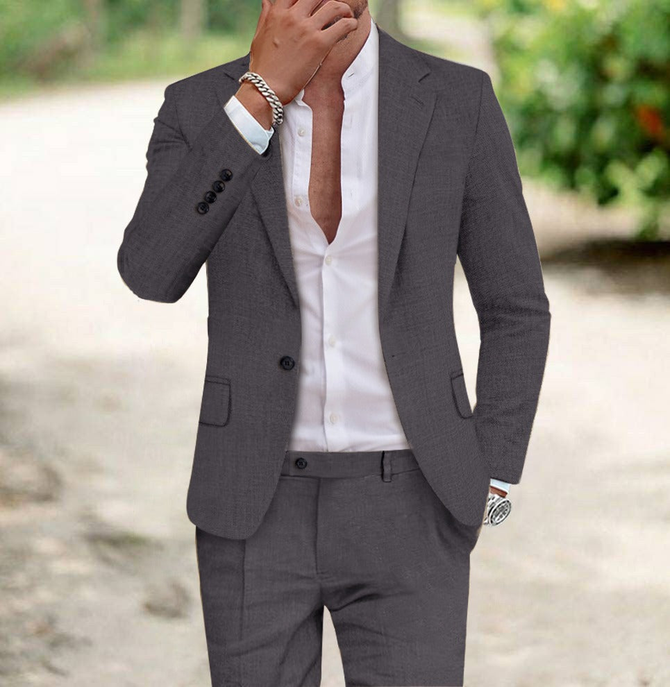 Formalny strój męski: dwuczęściowy garnitur slim fit, idealny na wesele, pełna sylwetka.