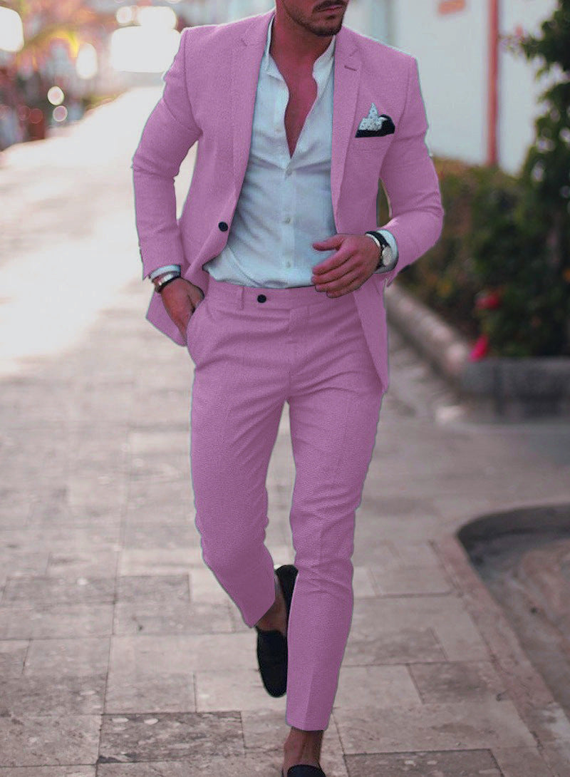 Stylowy garnitur męski slim fit, dwuczęściowy, lekki na upalne dni, idealny na wesele.