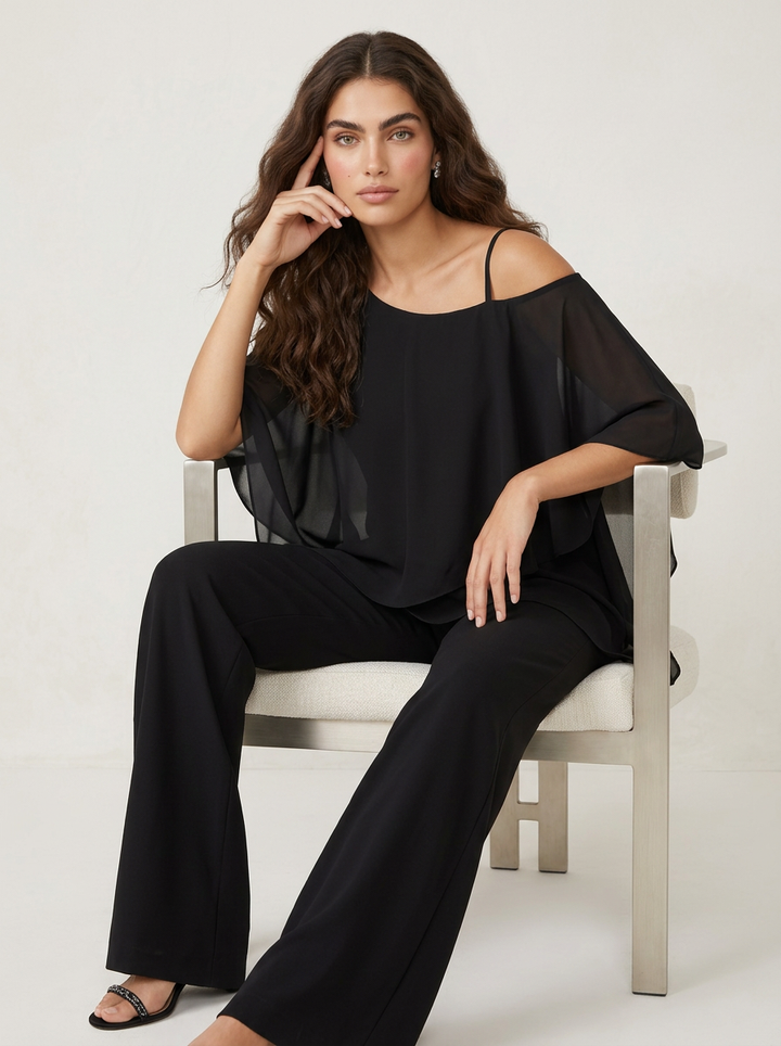 Stylowy komplet damski letni, dwuczęściowy, podkreślający letnią elegancję i swobodę.