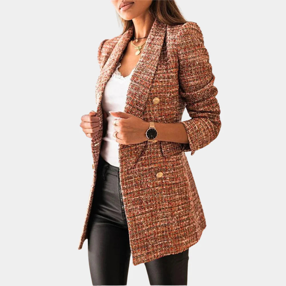 Stylowy blazer damski w kratkę, idealny na wiosnę i jesień. Elegancki i modny do biura lub na co dzień.