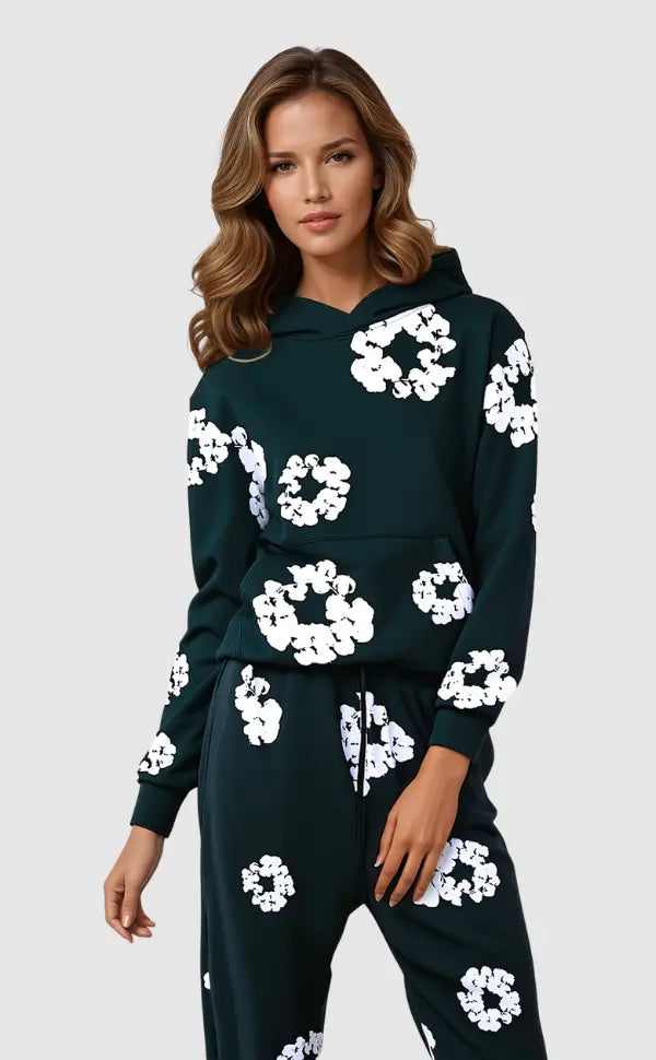 Damska bluza z kapturem w kwiaty, luźna i wygodna, idealna na co dzień. Modna odzież damska.