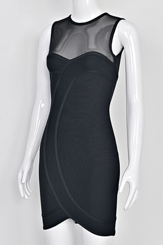 Dopasowana czarna sukienka bodycon mini Juliana, podkreślająca sylwetkę. Wieczorowa kreacja dla kobiet.